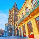 Soukromy D5 U Vystaviste Holesovice Prag