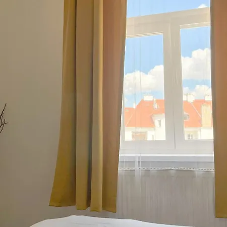 Soukromy D5 U Vystaviste Holesovice Pansiyon *