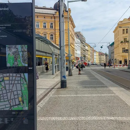 Soukromy D5 U Vystaviste Holesovice Prag